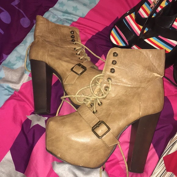 Heels - Picture 1 of 1